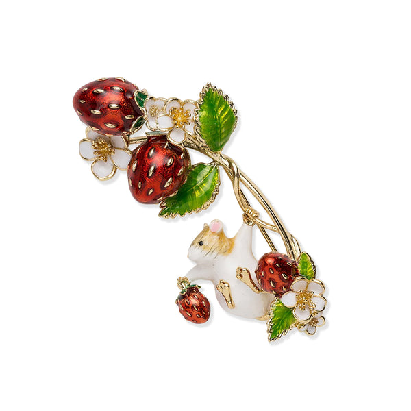 Brooch with a mouse and strawberries on a white background